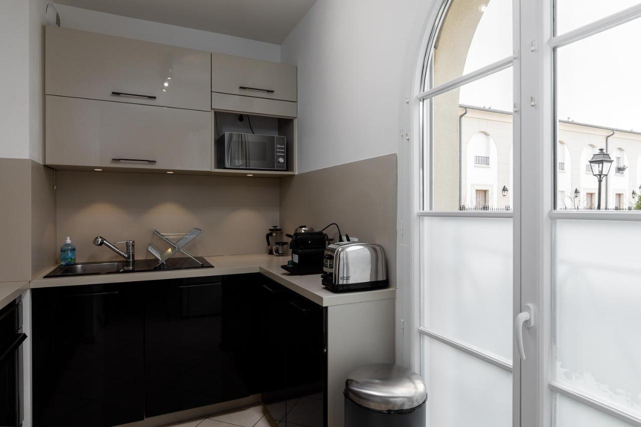 Apartment 2 Bedroomed Near Disneyland Paris With Garden Parking At Serris Eksteriør billede