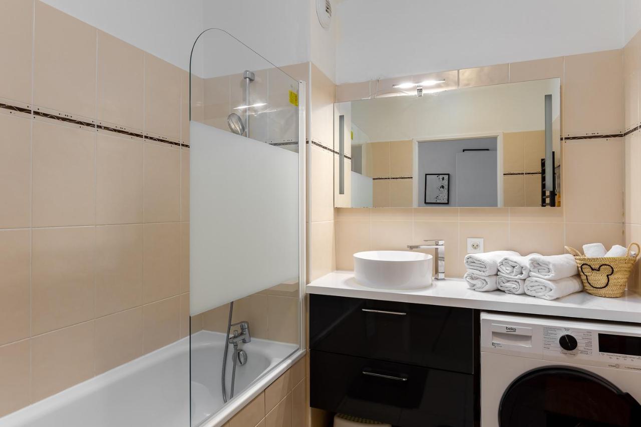 Apartment 2 Bedroomed Near Disneyland Paris With Garden Parking At Serris Eksteriør billede