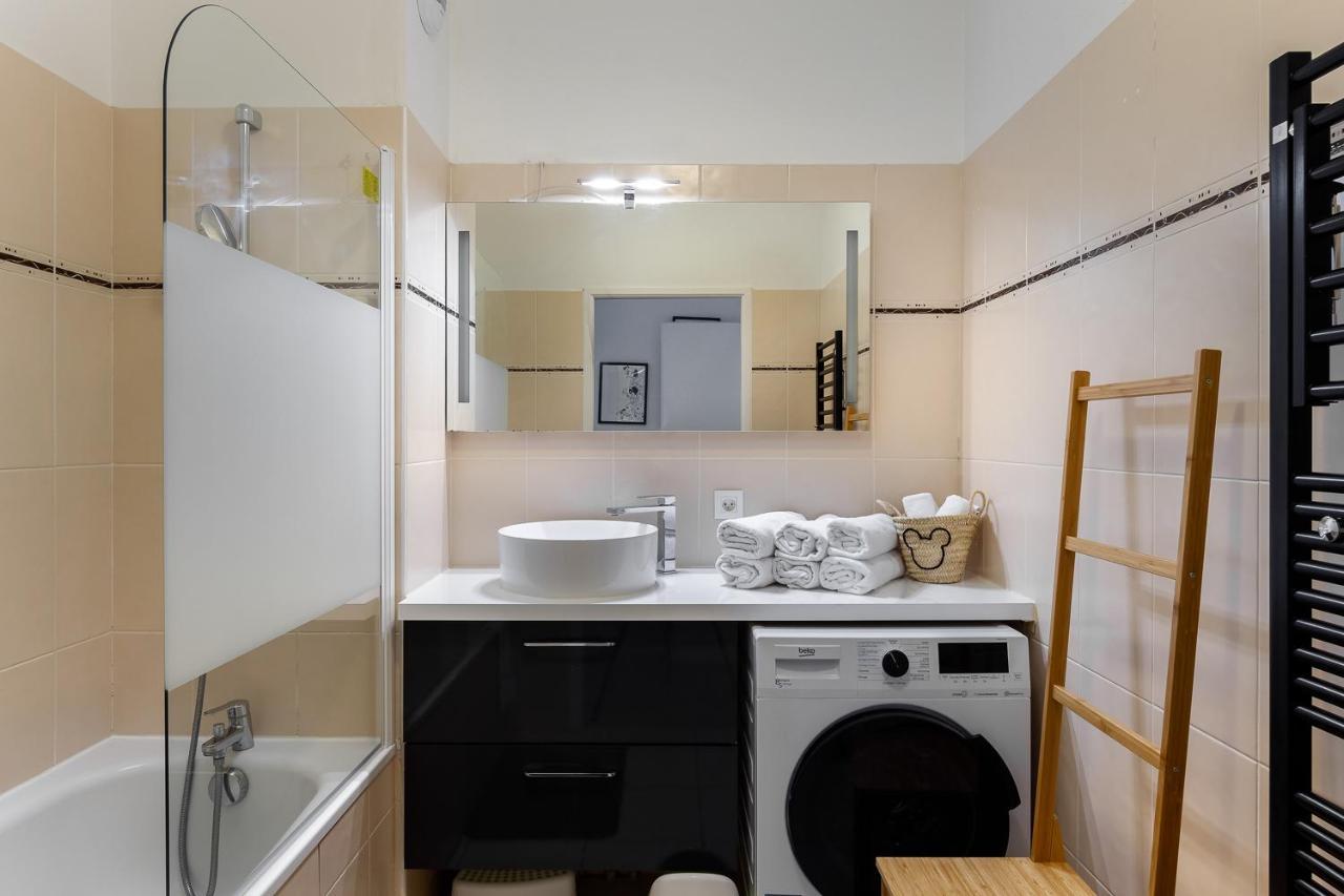 Apartment 2 Bedroomed Near Disneyland Paris With Garden Parking At Serris Eksteriør billede